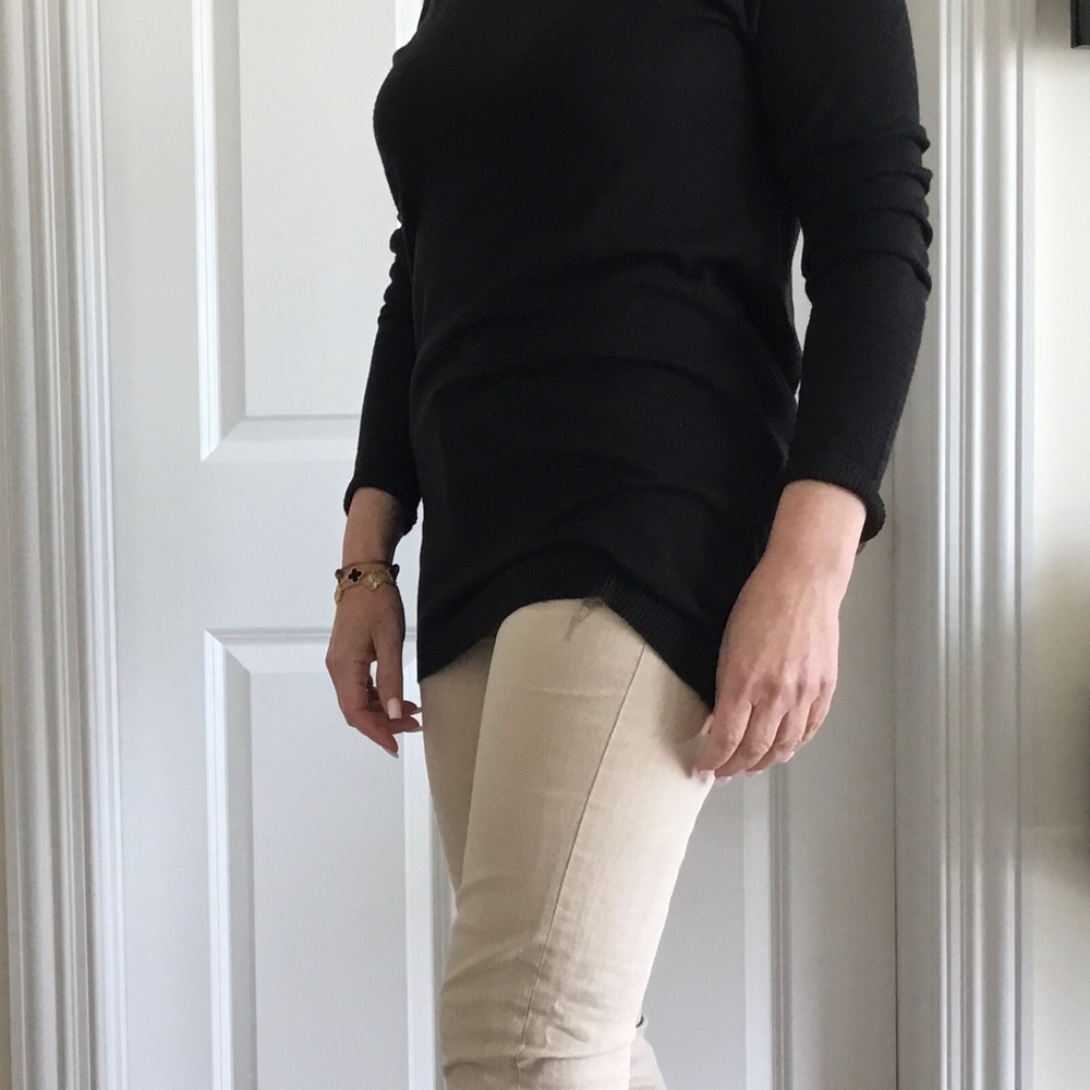 Black Fitted 3/4 Sleeve Tunic Top with back slit
